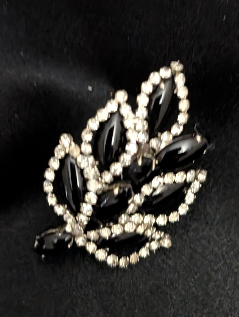 #92. Vintage 50s Weiss Black Stone & Rhinestones Brooch